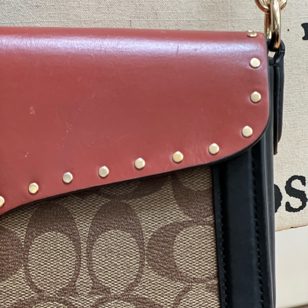 Coach Signature Canvas and Pink Leather Bag - Picture 4 of 9